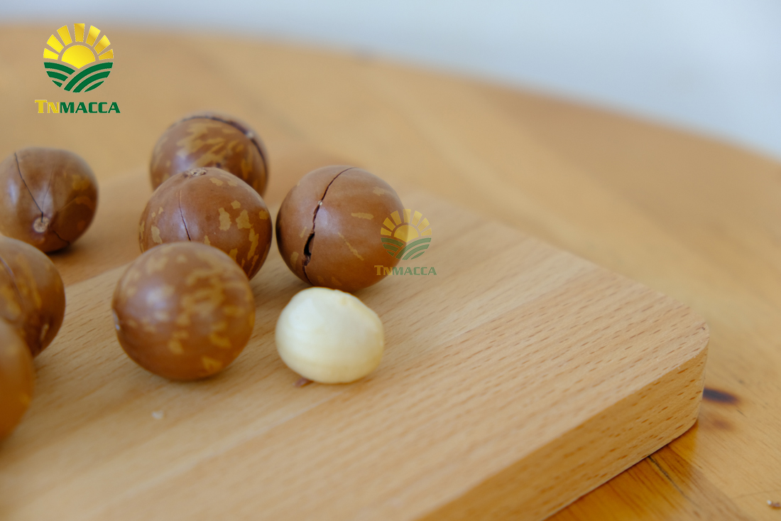 cach-rang-hat-macca-3-cach-rang-hat-macca-duoc-dung-pho-bien